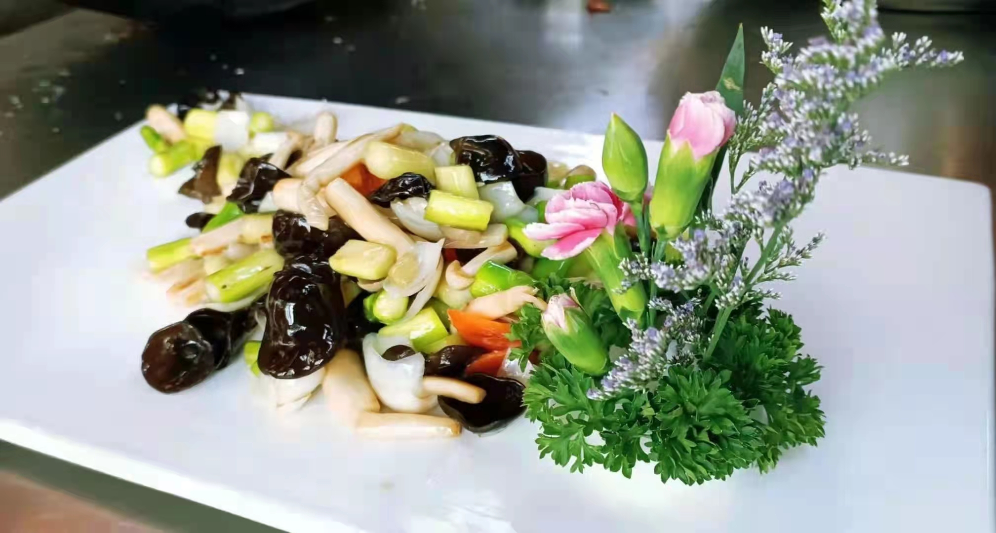 飯?zhí)贸邪?jīng)營管理制度的優(yōu)勢(shì)是什么？